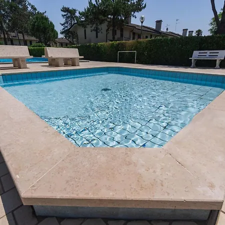 Colorful House With Pool And Garden פורטו סנטה מרגריטה די קאורלה