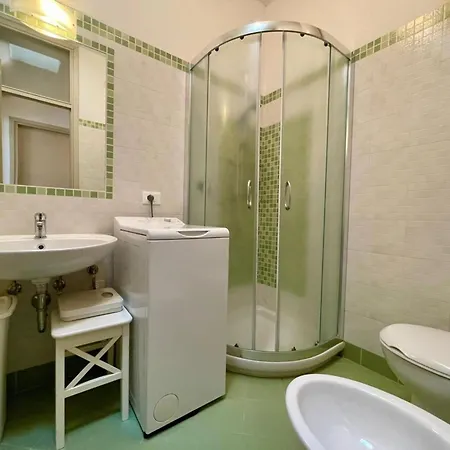 Colorful House With Pool And Garden Βίλα