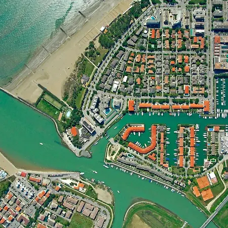 Spacious House For 6 With Pool And Garden * Porto Santa Margherita di Caorle